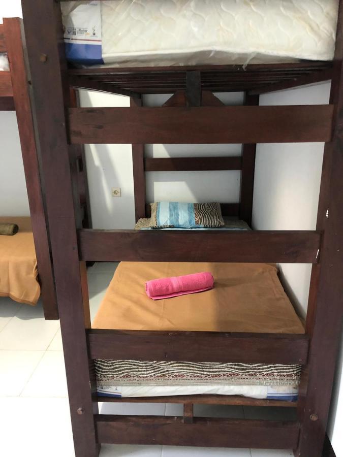 Ariata Arya Hostel Kuta  Экстерьер фото